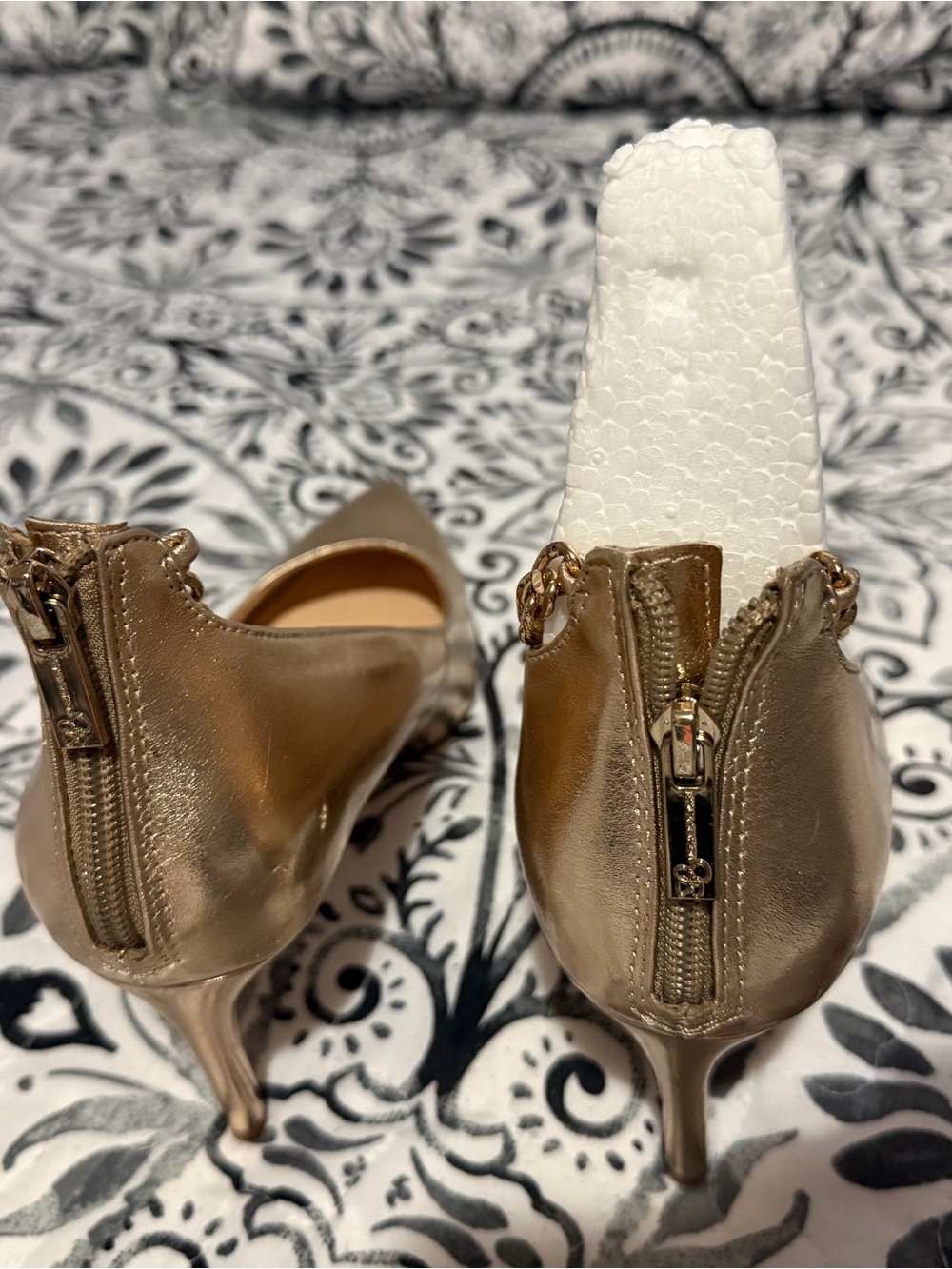 Jessica Simpson Shimmery Gold Pointed Toe Stilettos - Picture 2 of 4